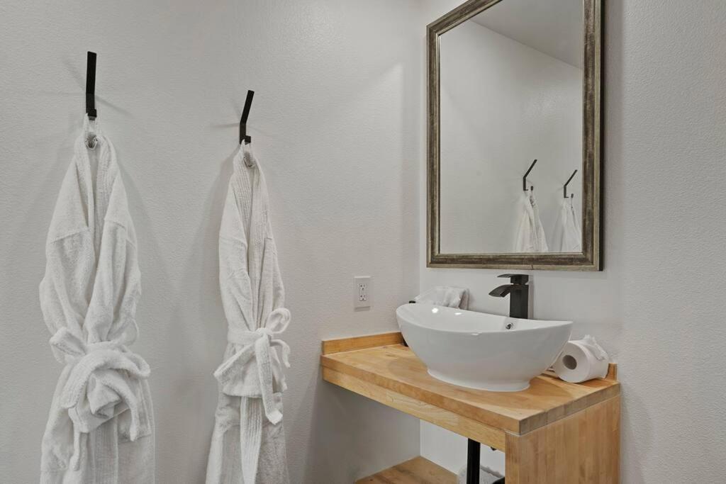 Star Gazers Modern Home On 5 Acres Of Land! Sunfair Heights Extérieur photo